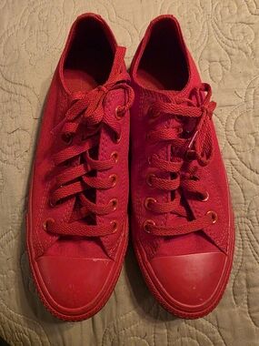 Converse All-Star Low Top Sneakers in Red Men 5 Women 7